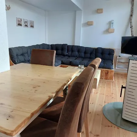 Elephants Haus West *