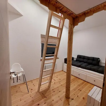 Elephants Haus West *